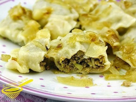 Pierogi z mięsem i kapustą