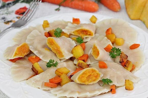 Pierogi dyniowo-marchewkowe