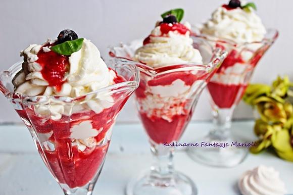 Deser Eton Mess z truskawkami