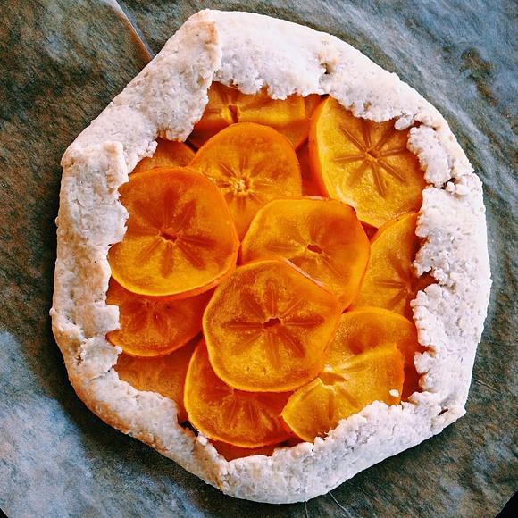 Persimmon fruit pie