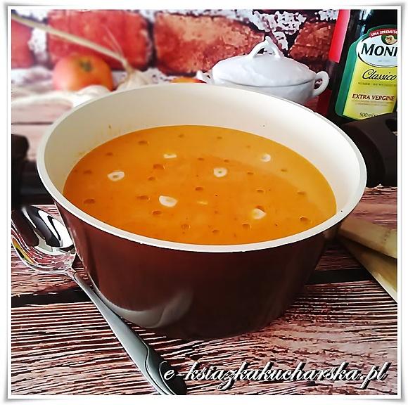 Krem pomidorowo-kokosowy na winno-oliwnym aromacie