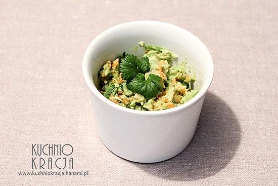 Pasta z awokado, marchwi i świeżej kolendry