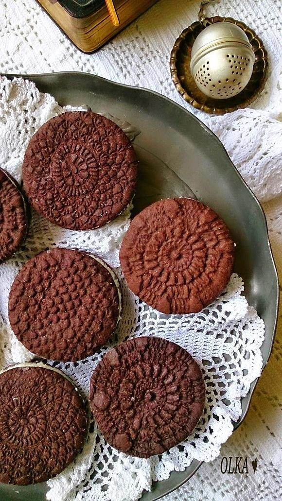Koronkowe ciasteczka czekoladowe dla babci