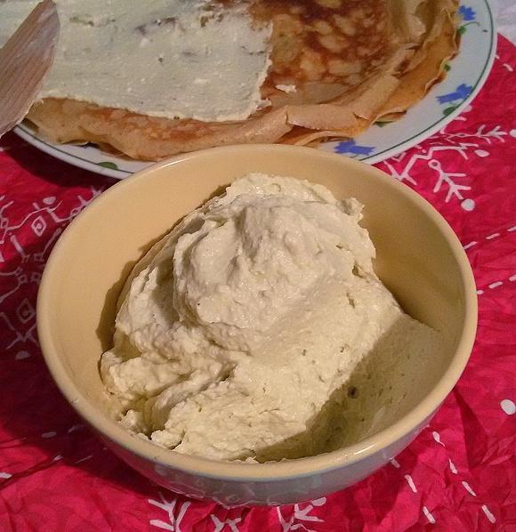 Pasta kanapkowa z łososiem i awokado