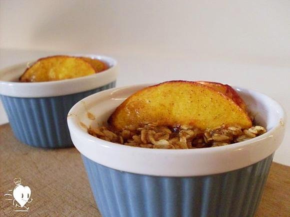 Pieczona owsianka z brzoskwiniami