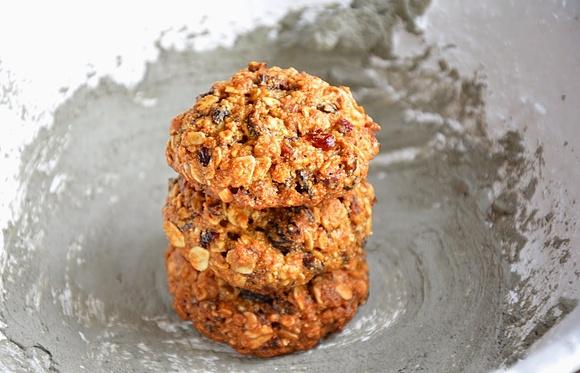 Orkiszowe ciasteczka z suszonymi owocami – lekkie i aromatyczne