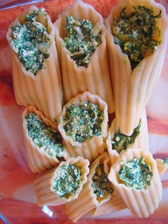 Jarskie cannelloni ze szpinakiem pod beszamelem