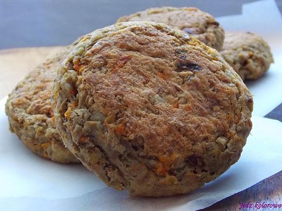 Pieczone kotlety z soczewicy i ziemniaków