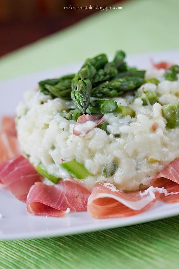 Risotto ze szparagami i szynką parmeńską