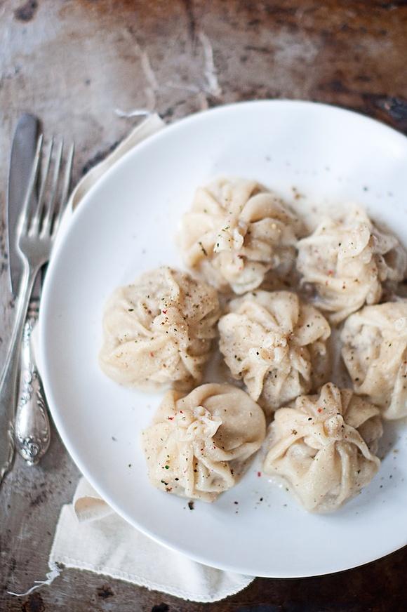 Chinkali z Gruzji - klasyczne pierogi z mięsnym farszem