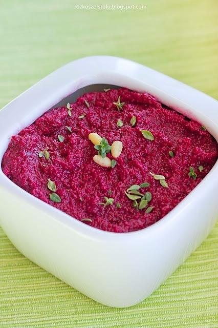 Pesto z pieczonych buraczków