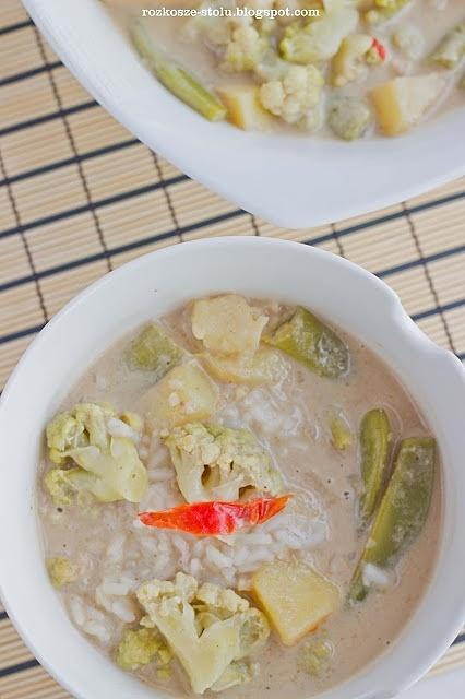 Letnie curry z warzywami i mlekiem kokosowym