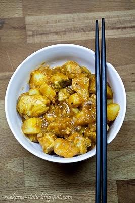 Rozgrzewające curry z kurczakiem i ziemniakami
