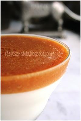 Oszukana panna cotta z musem brzoskwiniowym