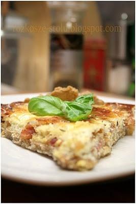 Quiche Lorraine z boczkiem i serem na krupczatce i pełnoziarnistej mące