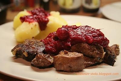 Wątróbka kurza z sosem z żurawiny
