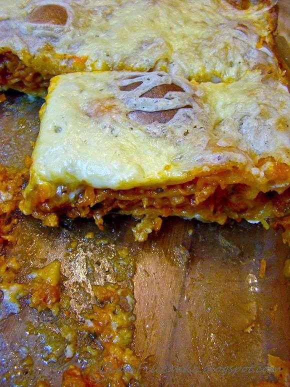 Lasagne z wegetariańskim sosem bolońskim