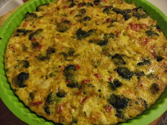 Frittata z warzywami i kurczakiem na śniadanie