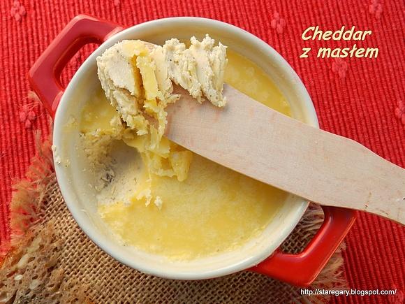 Cheddar z masłem - pasta serowa do chleba