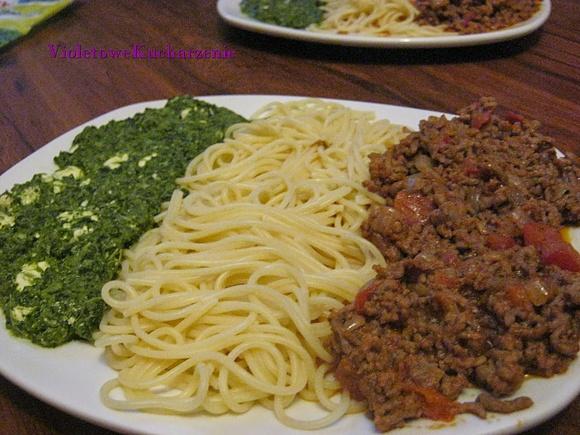 Spaghetti ze szpinakiem i wołowiną
