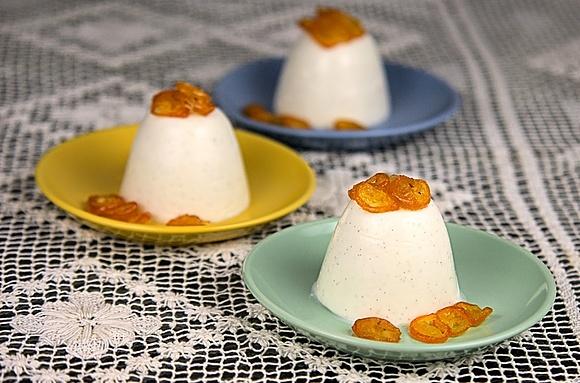 Jogurtowa panna cotta z kokosowym kumkwatem