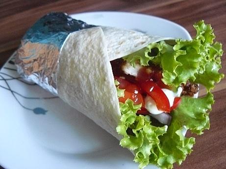 Tortilla z kurczakiem w chrupiącej panierce