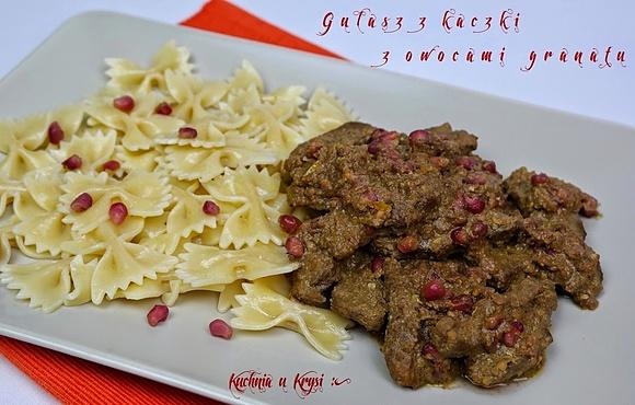 Gulasz z kaczki z owocami granatu
