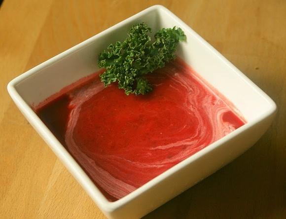 Buraczano-ziemniaczana zupa krem z nutką kokosa
