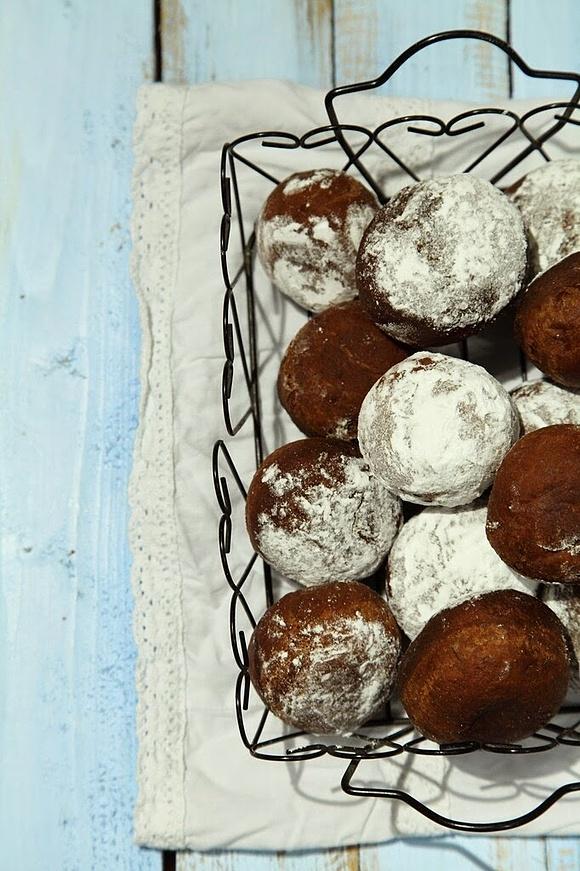 Pączki czekoladowe z nadzieniem krówkowym