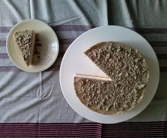 Sernik chałwowo-sezamowy – fuzja smaków arabskich i amerykańskich
