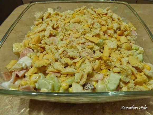 Sałatka z tortellini i suszonymi pomidorami