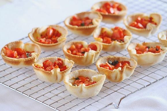 Muffin-bruschetta z pomidorkami