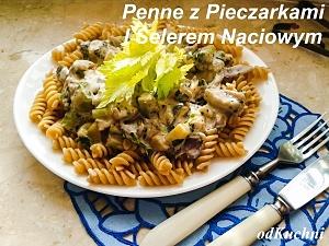 Penne z pieczarkami i selerem naciowym w sosie śmietanowo-serowym