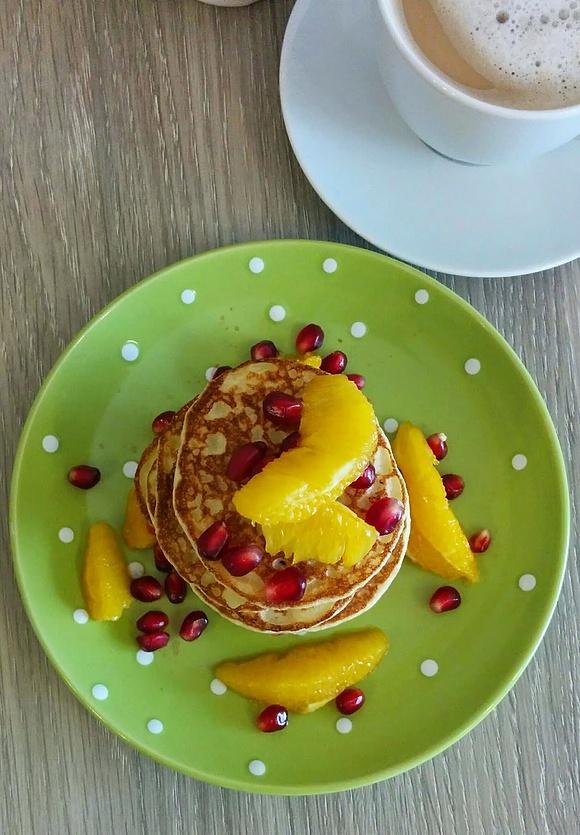 Bananowe placuszki z płatkami jaglanymi