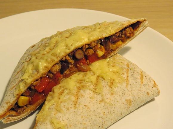 Burritos z mięsem mielonym i czerwoną fasolą
