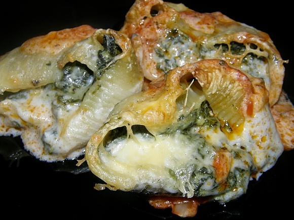 Makaronowe muszle ze szpinakiem