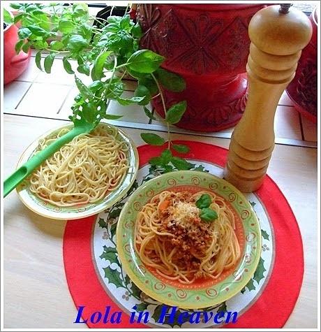 Zimowe danie z makaronem spaghetti bolognese