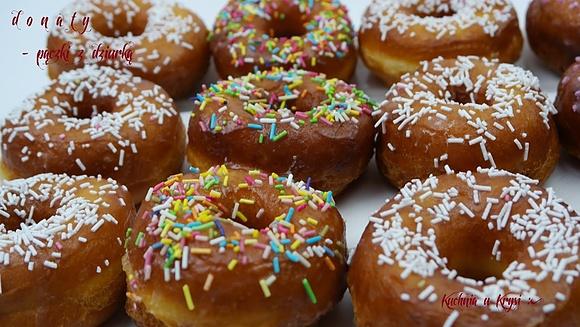 Donaty - pączki z dziurką
