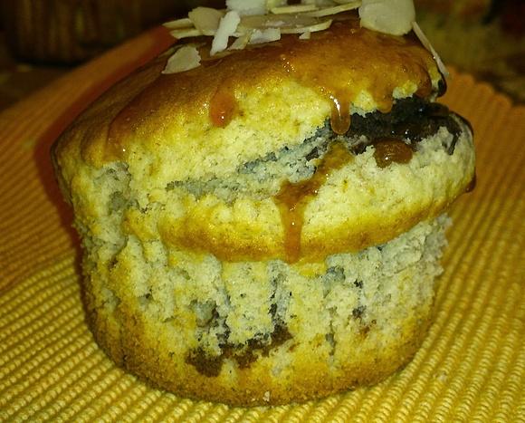 Gryczane muffiny z kakaowo-malininym sercem w polewie karmelowo-cytrynowej