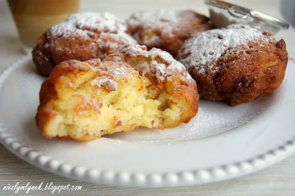 Pączki z jabłkami