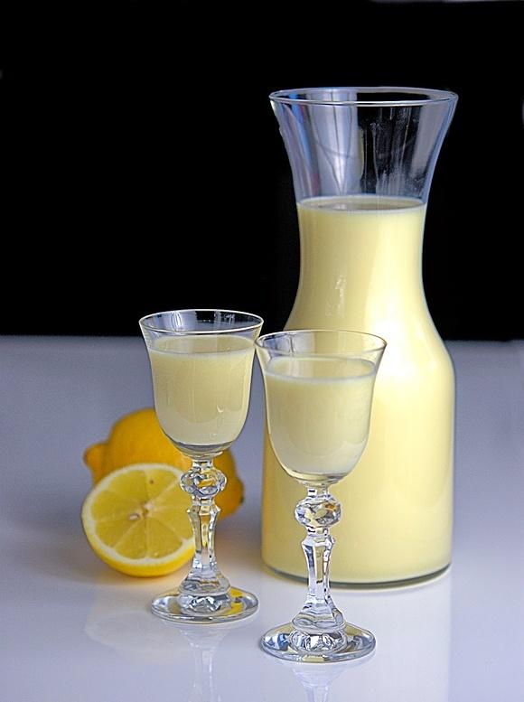 Crema di limoncello - aksamitny cytrusowy likier z cytryn