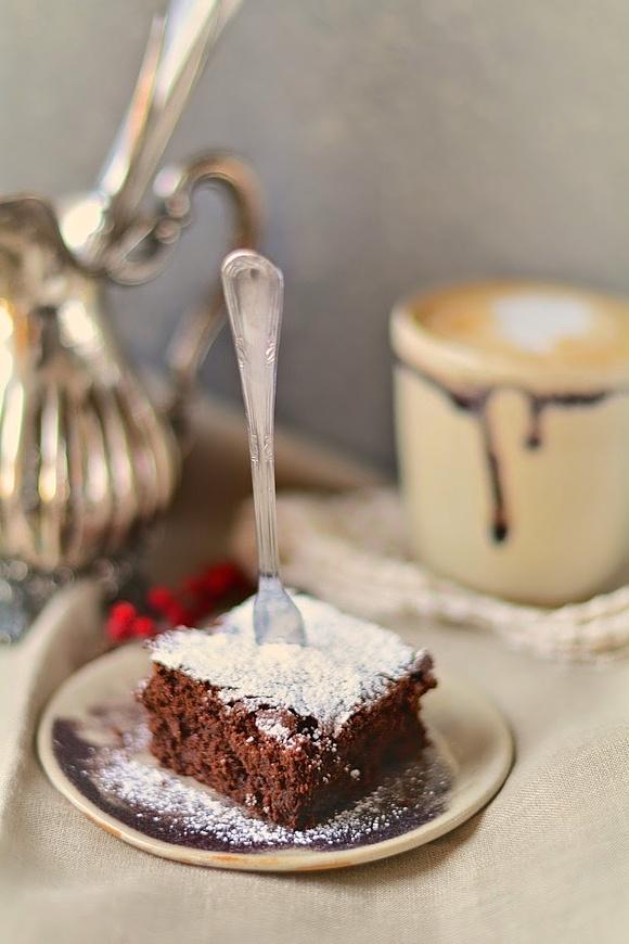 Brownie z suszonymi śliwkami w czekoladzie