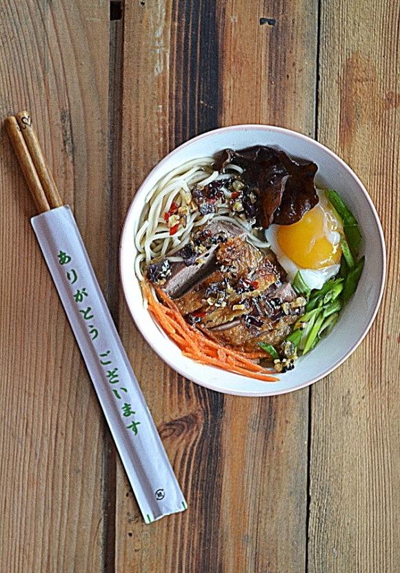 Ramen z kaczki składniki i przepis na azjatycką zupę