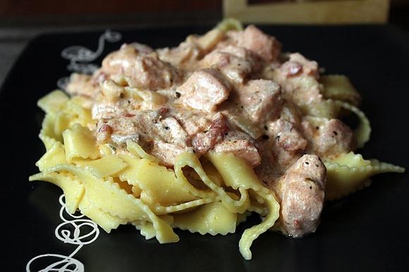 Makaron z łososiem