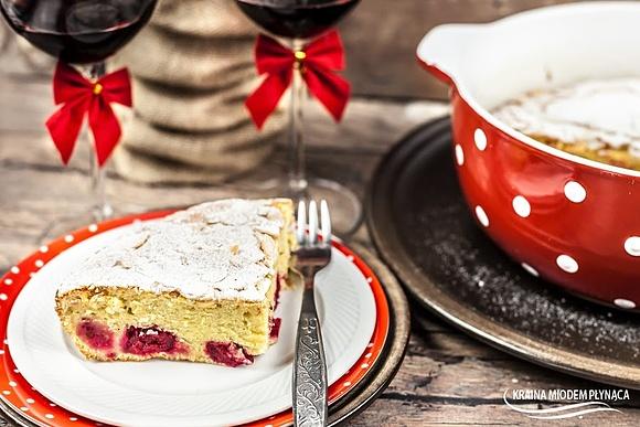 Clafoutis z wiśniami pod kremowym ciastem