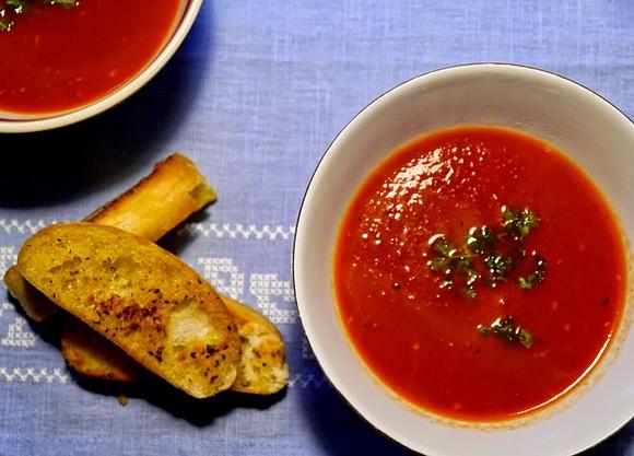 Pikantna zupa pomidorowa