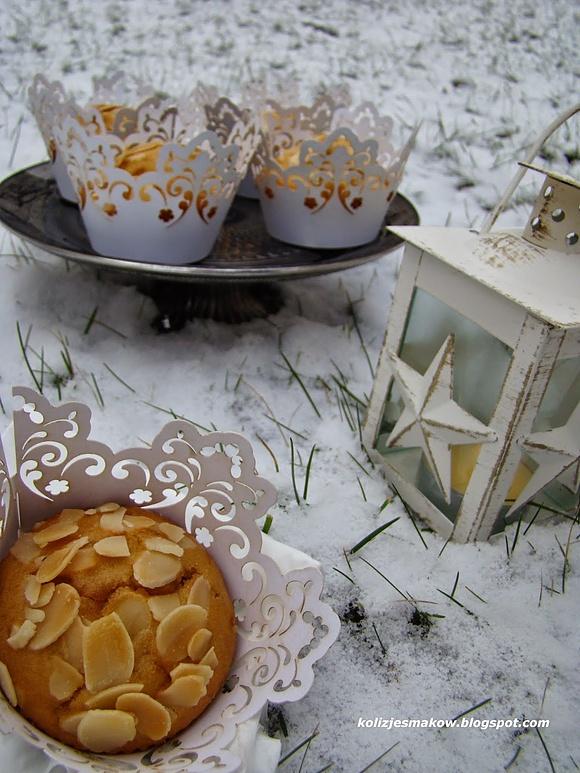 Muffinki migdałowe z marcepanem