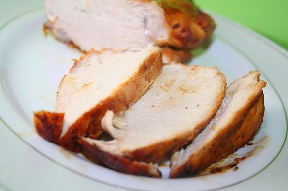 Pieczona pierś z indyka z musztardą i chili