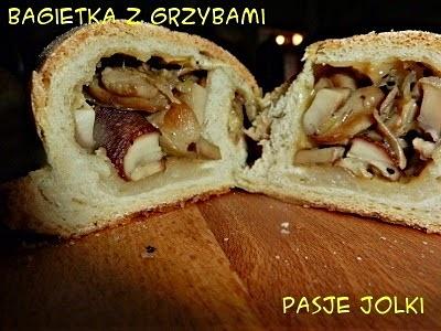 Bagietka z grzybami i prawdziwkami