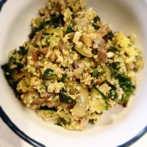 Quinoa z jarmużem i boczniakiem